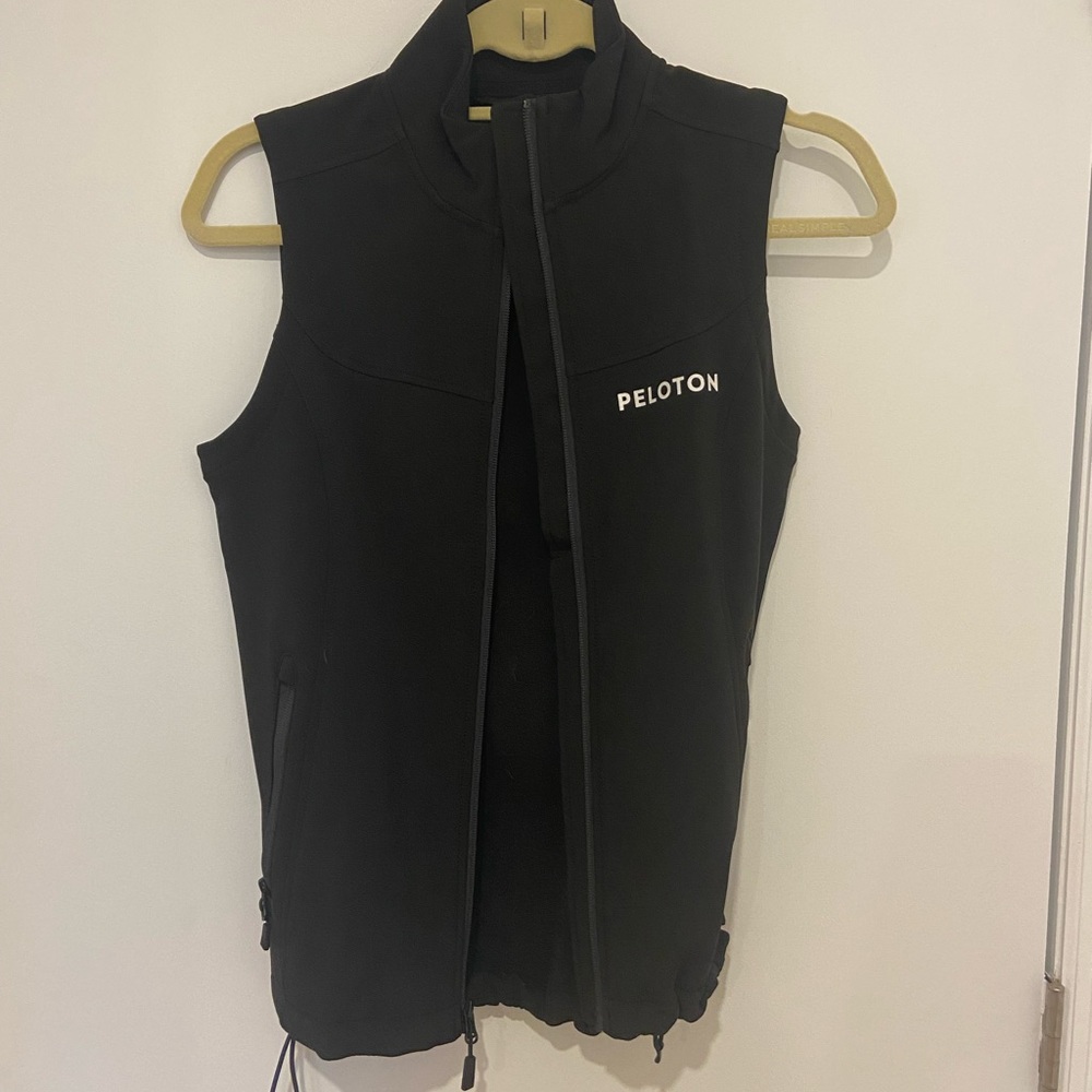 Black Peloton vest